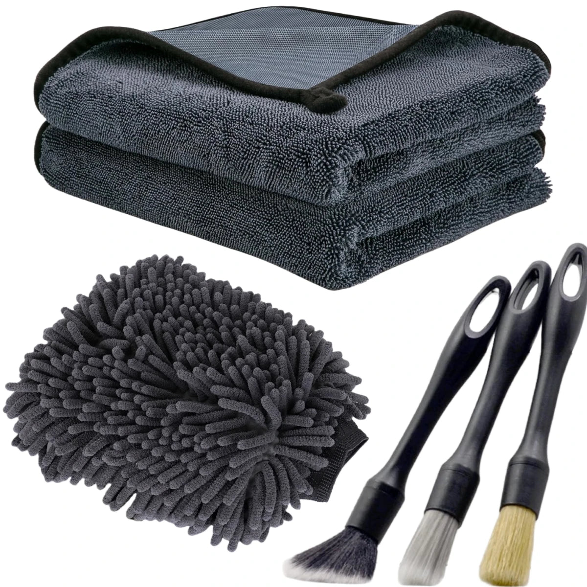 Autowasset met washandschoen, borstels en handdoek